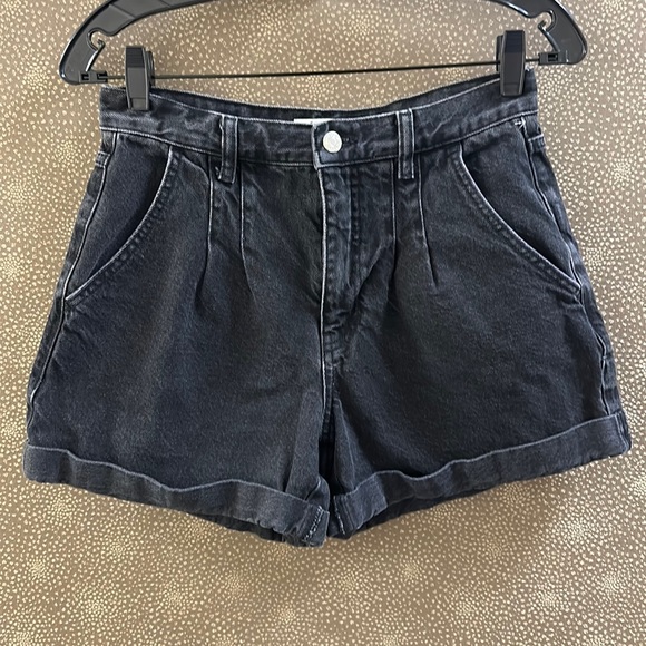 Topshop Pants - 🔥🔥🔥NEW Topshop Black Pleated High Waisted Jean Shorts
